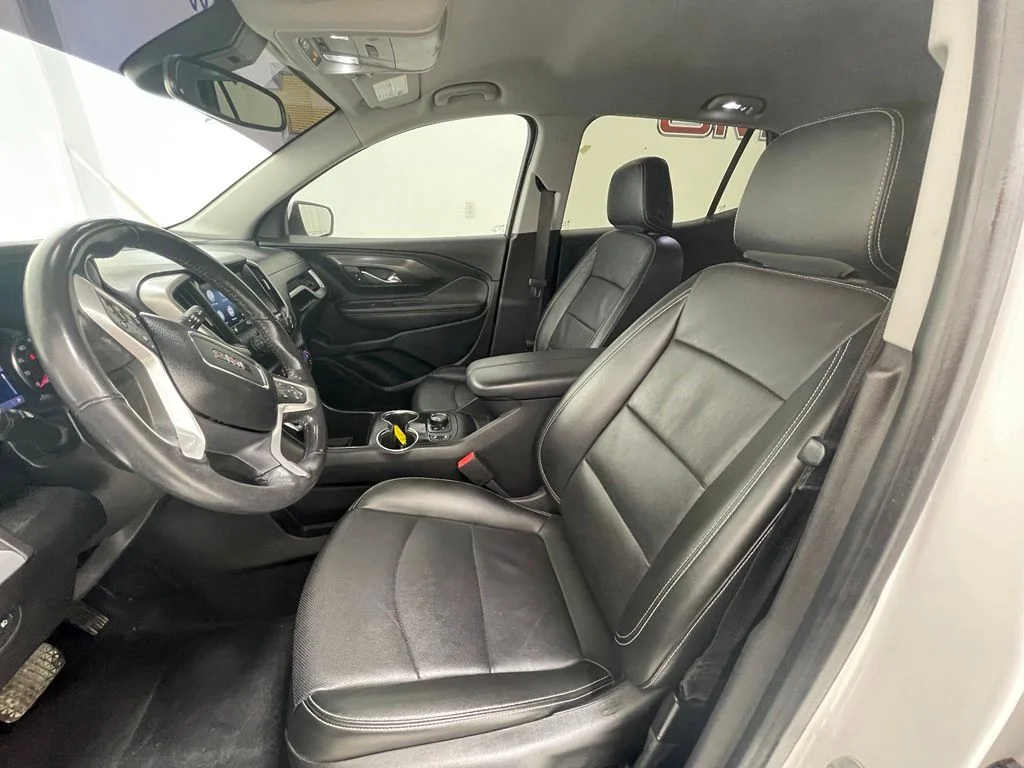 Used 2022 White GMC SLT image 18
