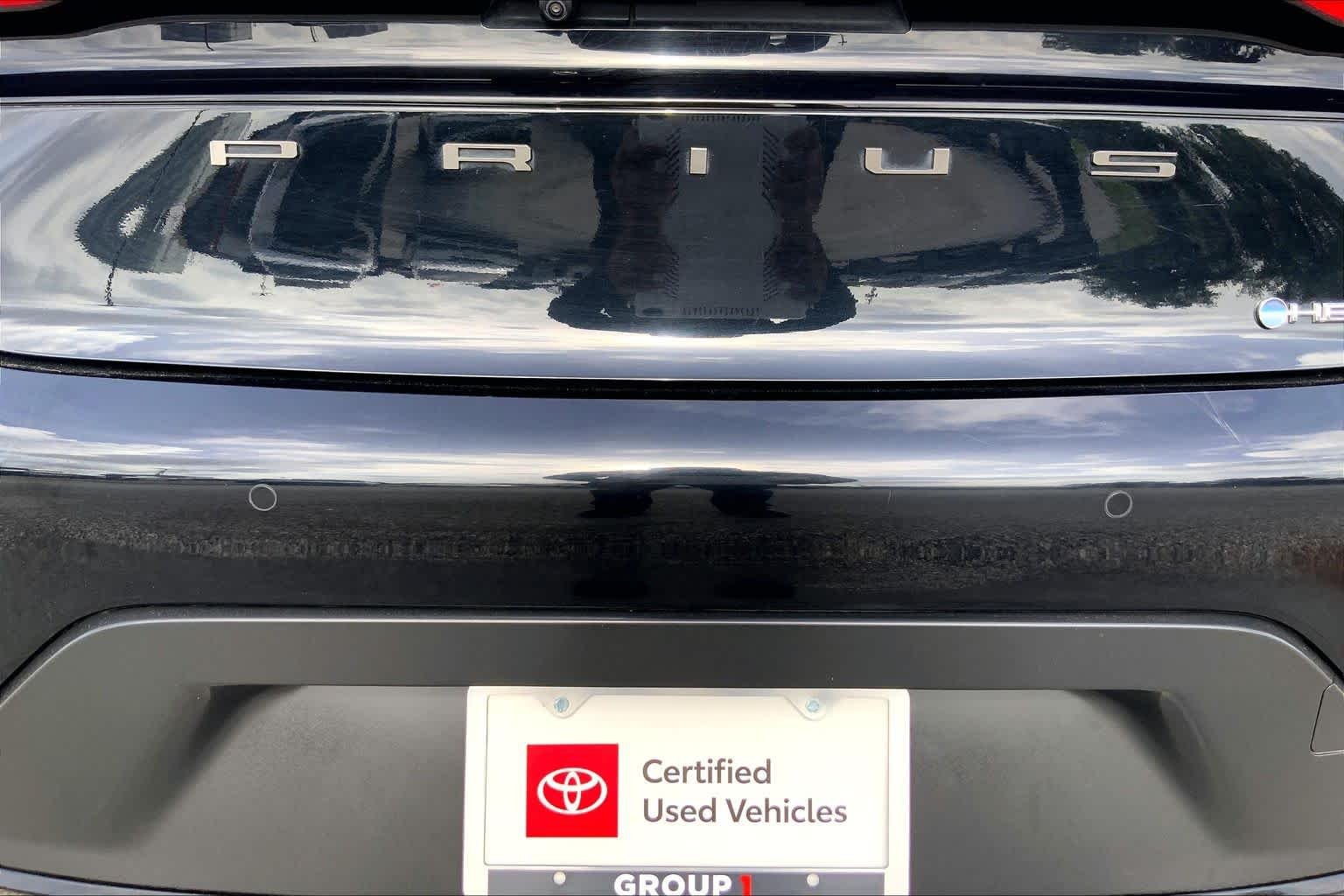 Used 2025 Midnight Black Metallic Toyota LE image 10