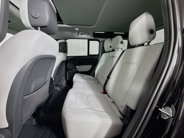 New 2026 Santorini Black Land Rover X-Dynamic SE image 24