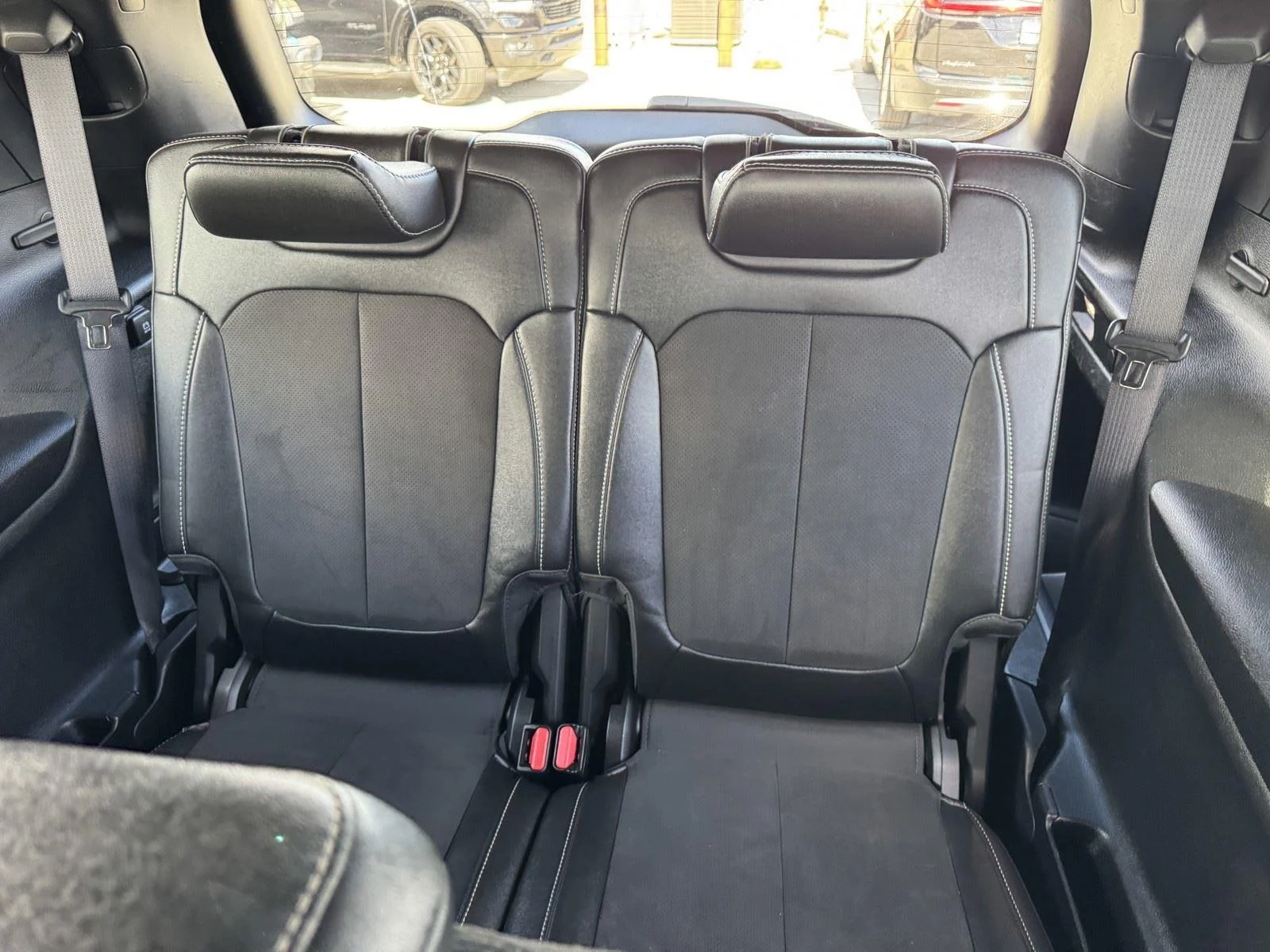 Used 2024 Baltic Gray Metallic Clearcoat Jeep Altitude image 16