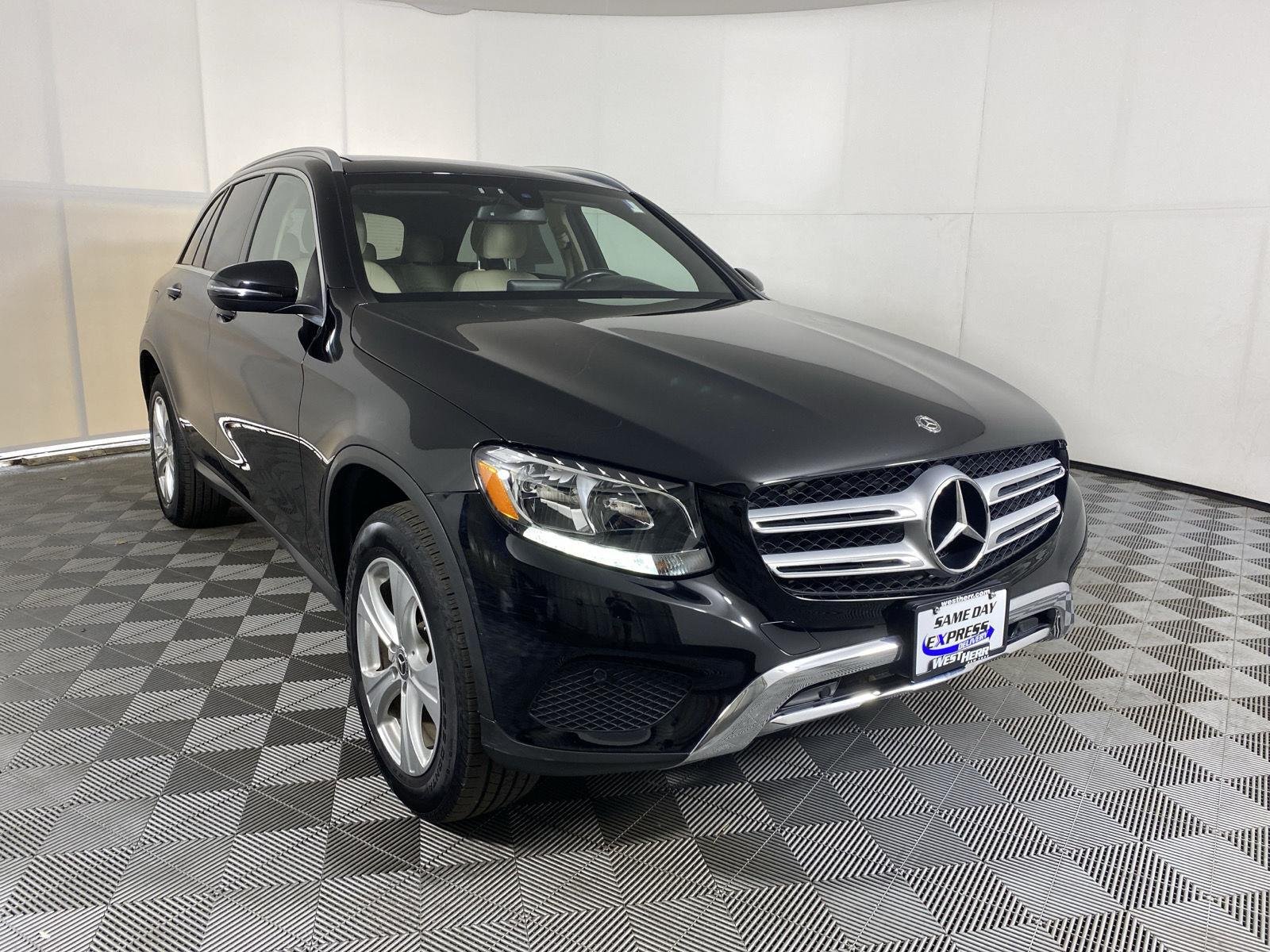 Used 2018 Obsidian Black Metallic Mercedes-Benz GLC 300 image 15