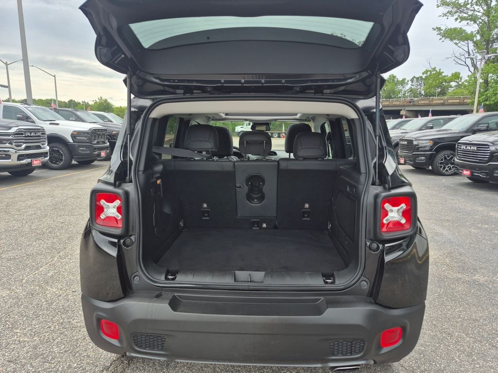 Used 2022 Black Jeep Limited image 12