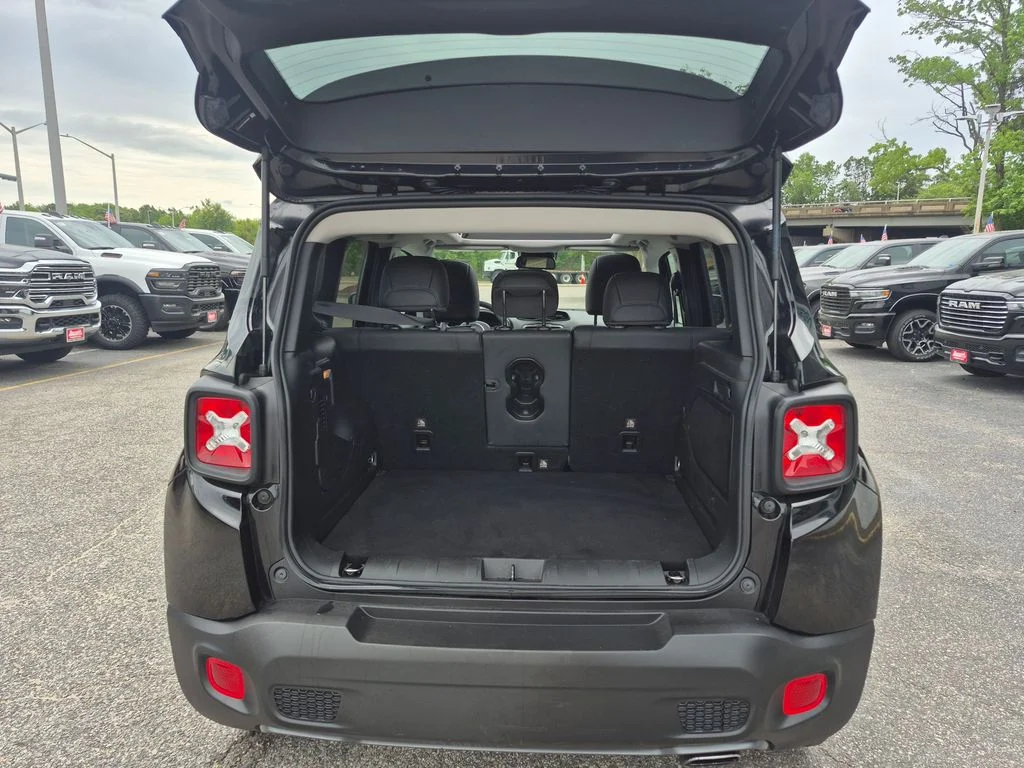 Used 2022 Black Jeep Limited image 12