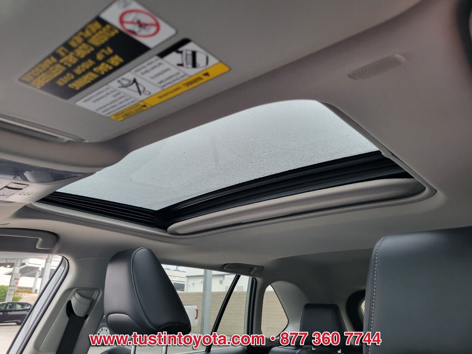 Certified Used 2023  Toyota XLE Premium image 18