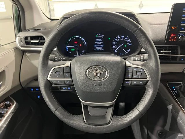 Certified Used 2024  Toyota XLE image 12