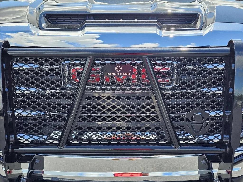 Used 2026 Onyx Black GMC SLE image 3