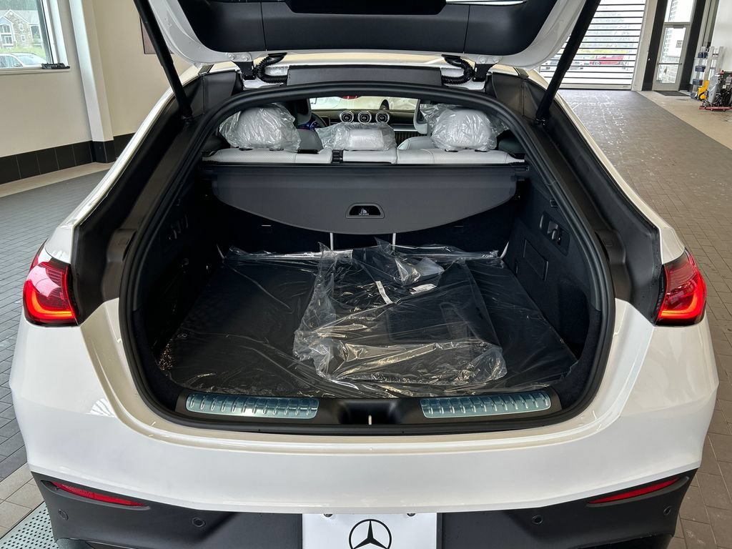 New 2027 Polar White Mercedes-Benz GLC 300 image 7