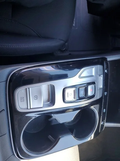Used 2024 Silver Hyundai Blue image 19