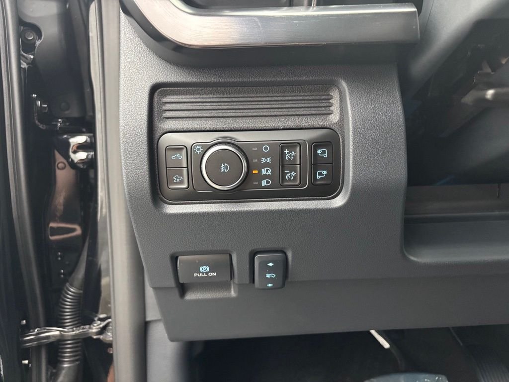 New 2026 Black Ford Lariat image 28