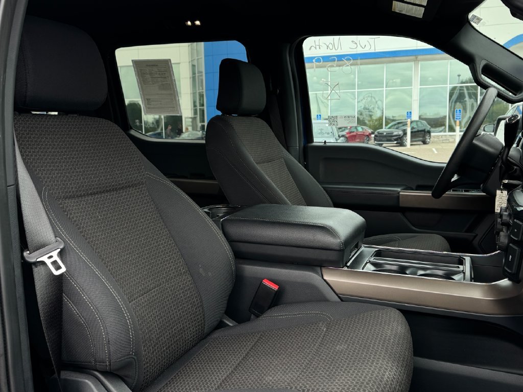 Used 2024 Atlas Blue Metallic Ford STX image 25
