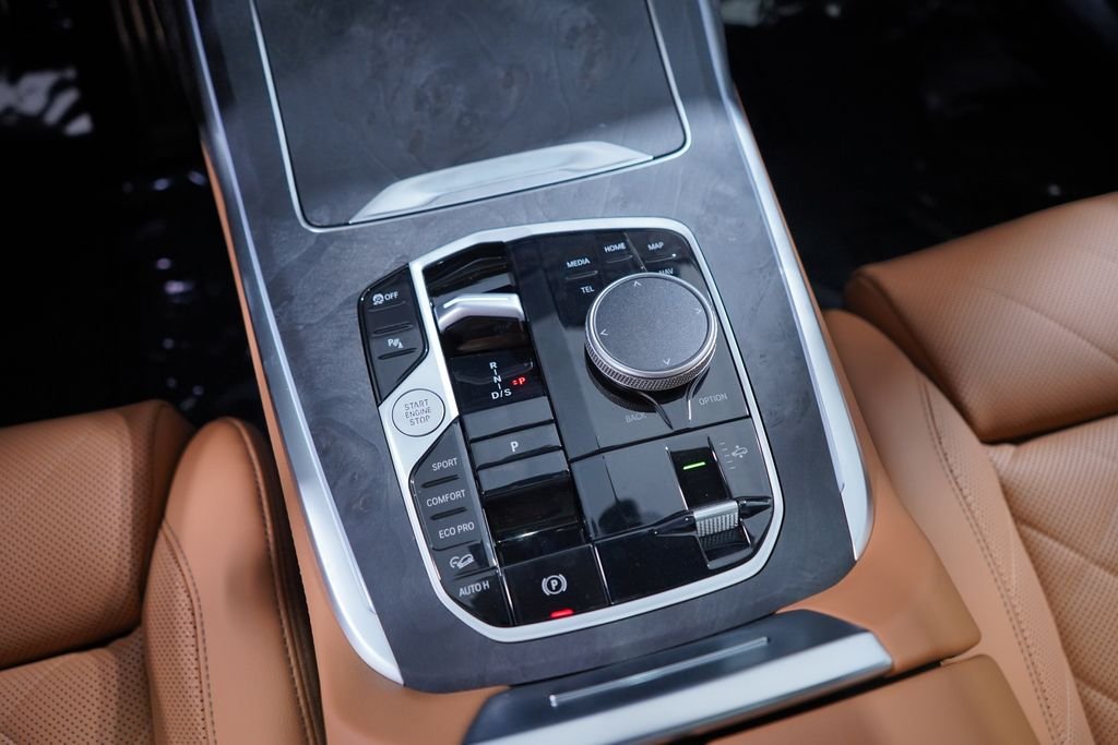New 2027 Gray Metallic BMW xDrive40i image 17