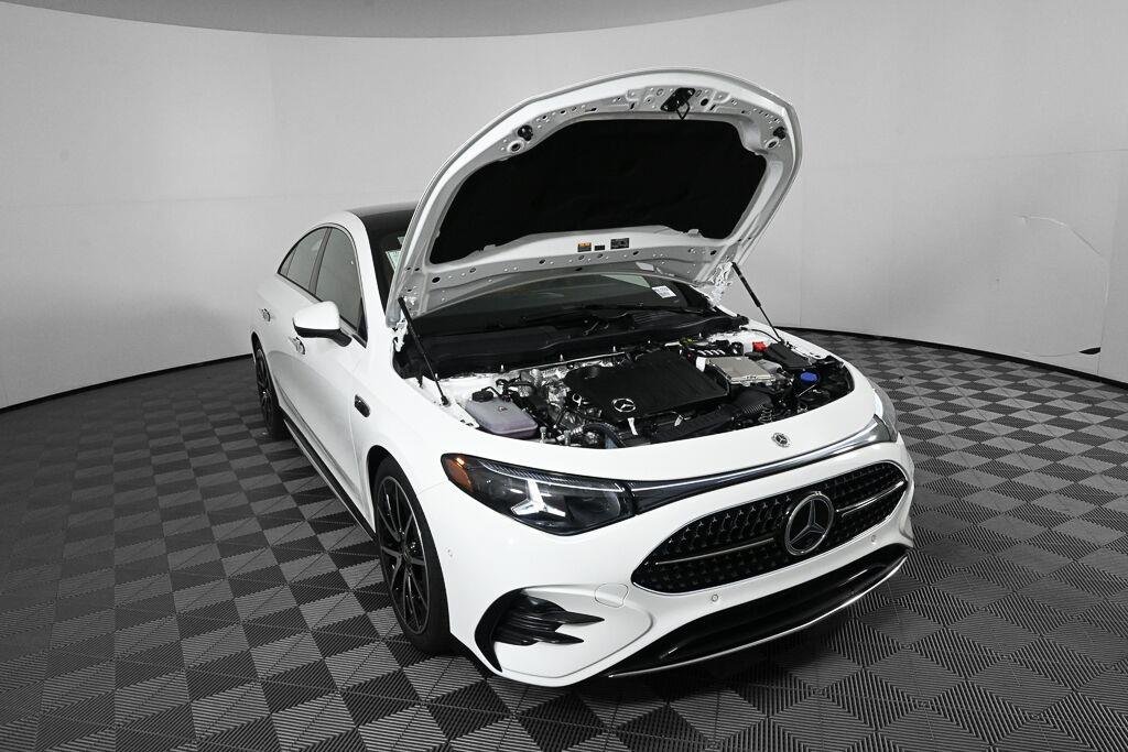 New 2027 Polar White Mercedes-Benz CLA 220 image 31