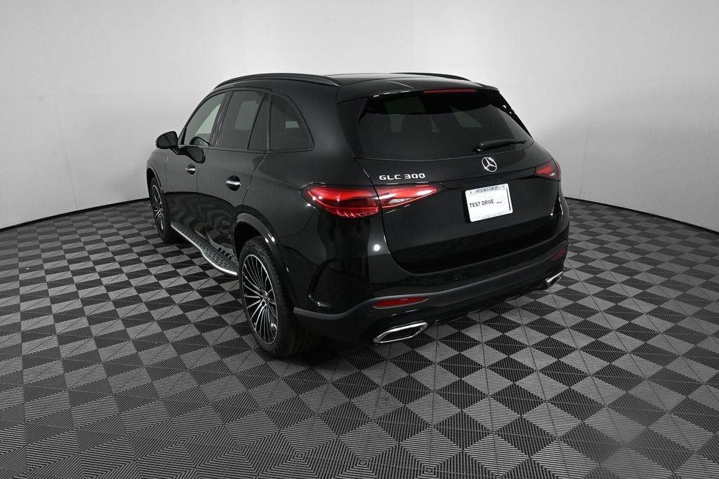 New 2026 Obsidian Black Metallic Mercedes-Benz GLC 300 image 4