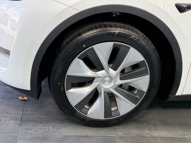 Used 2023 White Tesla Long Range image 4