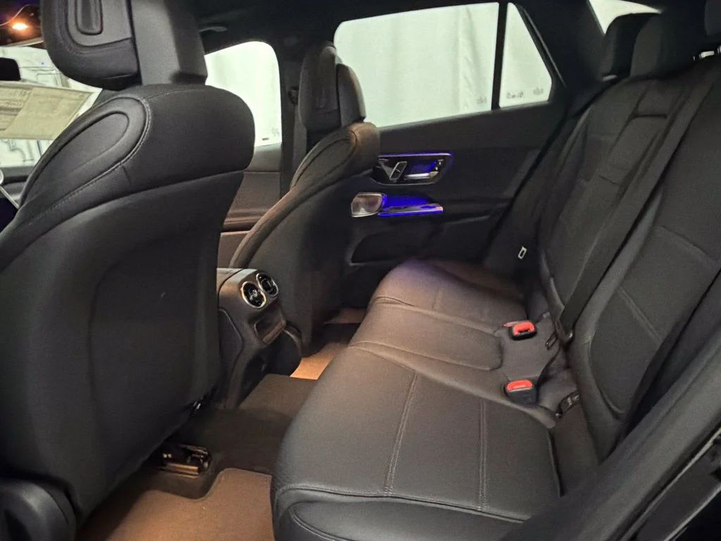 New 2027 Black Mercedes-Benz GLC 300 image 20