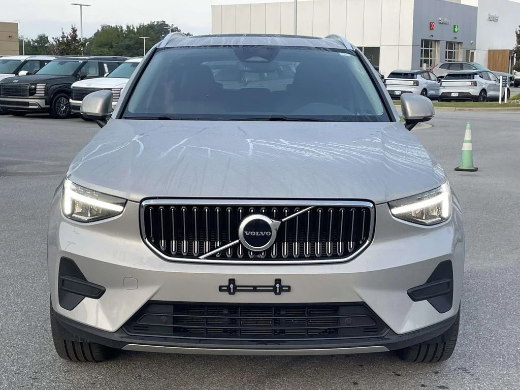 2025 Volvo XC40 Core - Photo 23