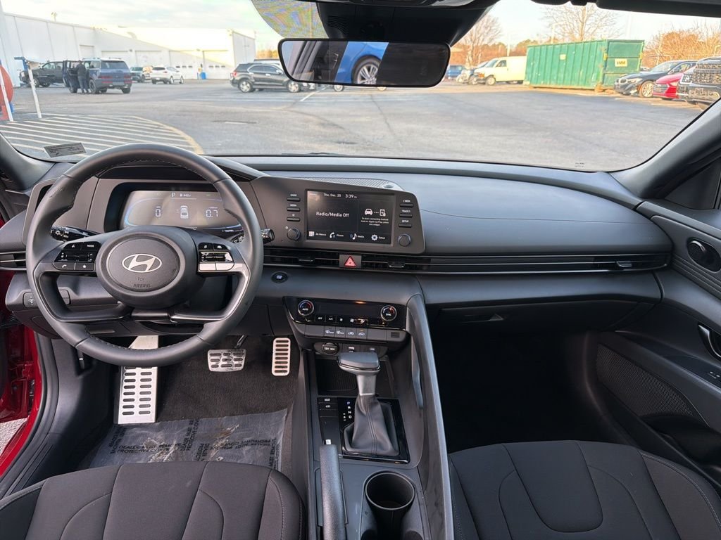 2025 Hyundai Elantra SEL - Photo 19
