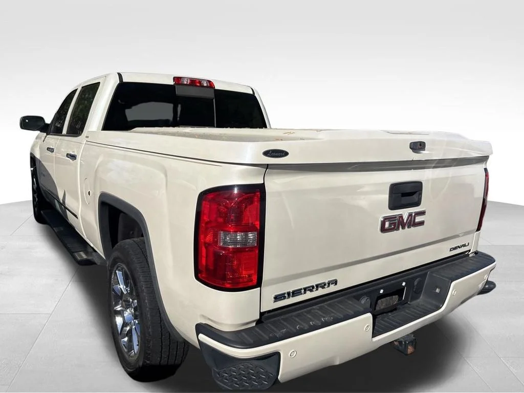 Used 2015 White GMC Denali image 16