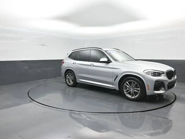 Used 2021 Silver BMW xDrive30i image 2