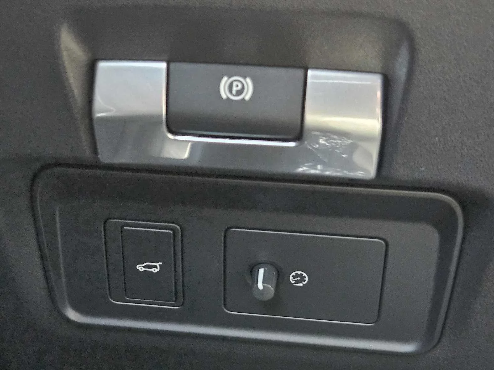 Used 2020 WHITE Land Rover S R-Dynamic image 16