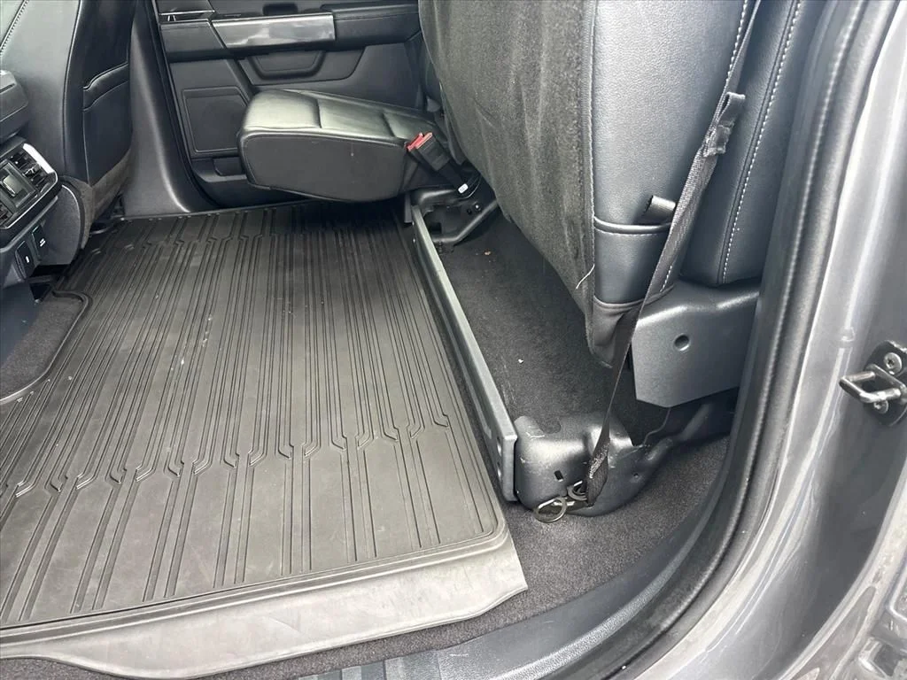 Used 2023 Gray Ford XLT image 19