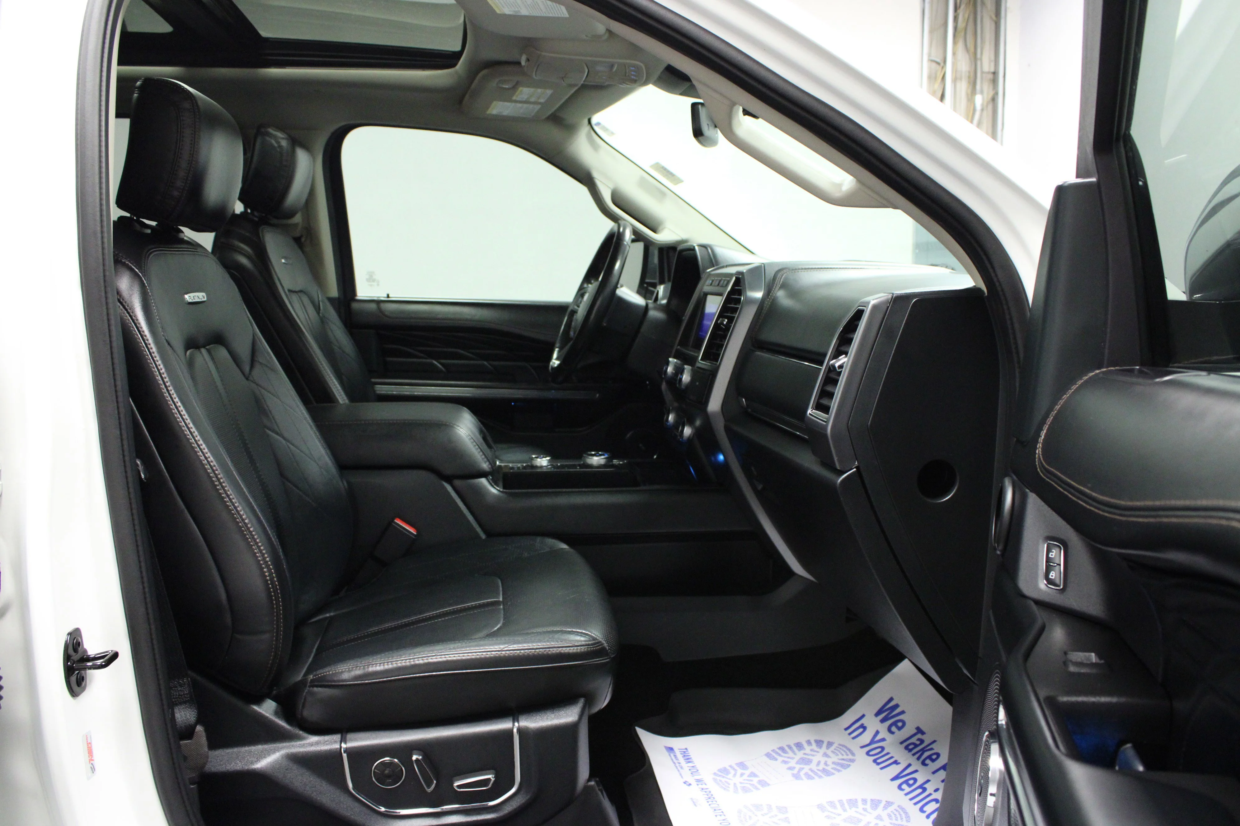 Used 2020 White Metallic Ford Platinum image 17