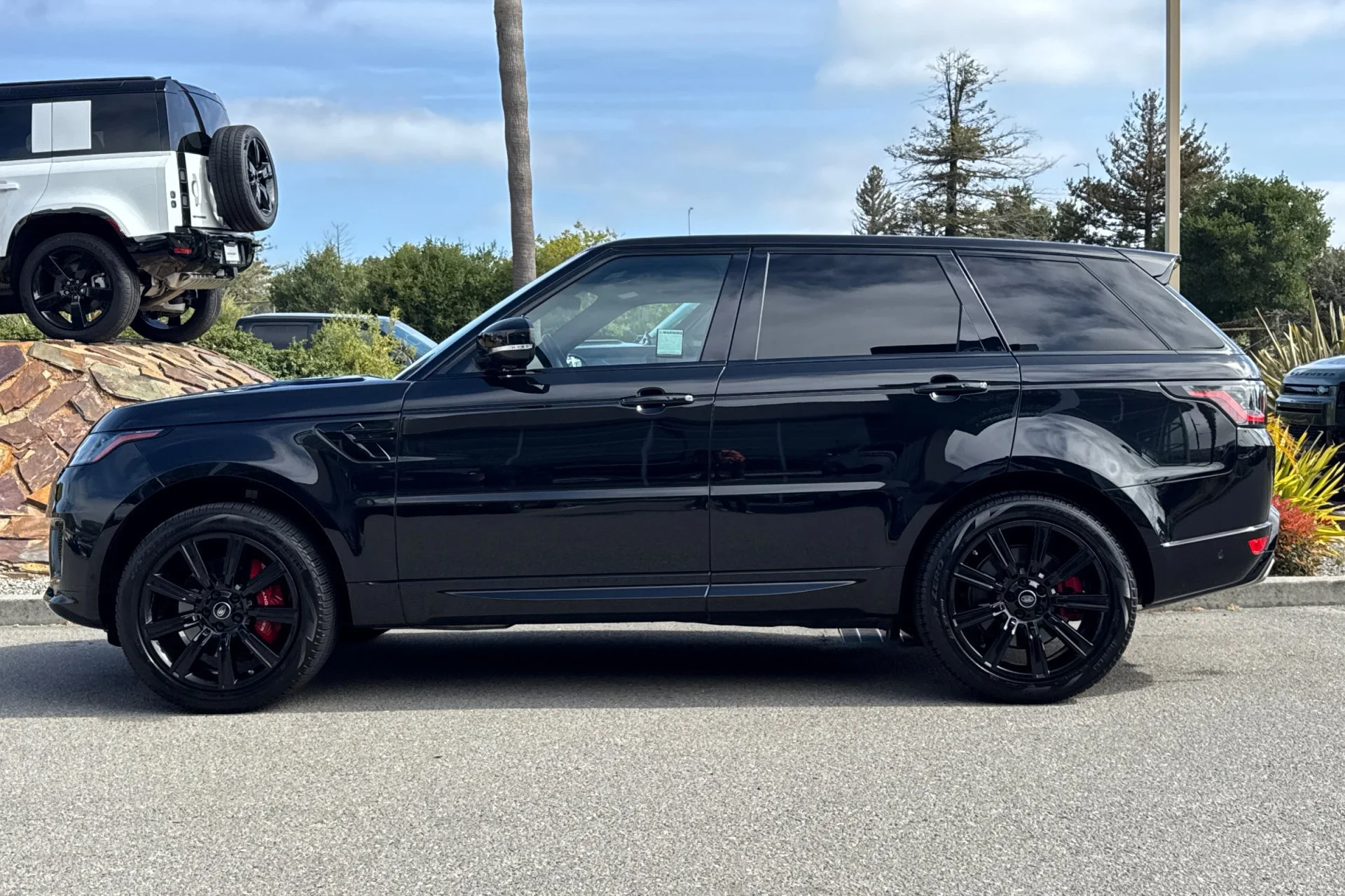 Used 2021 Santorini Black Metallic Land Rover HSE Dynamic image 5