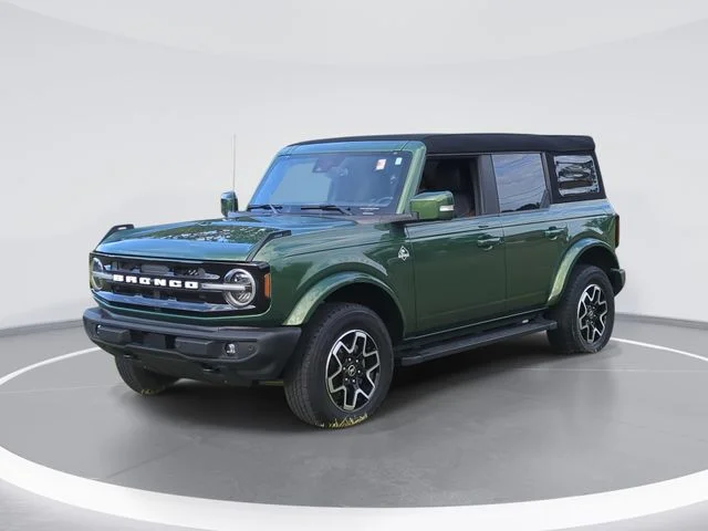 Used 2023 Green Ford Outer Banks image 1