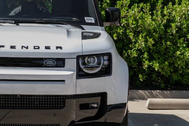 New 2026 Fuji White Land Rover X-Dynamic SE image 51