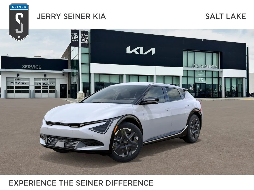 New 2026 Glacial White Pearl Kia LIGHT image 1