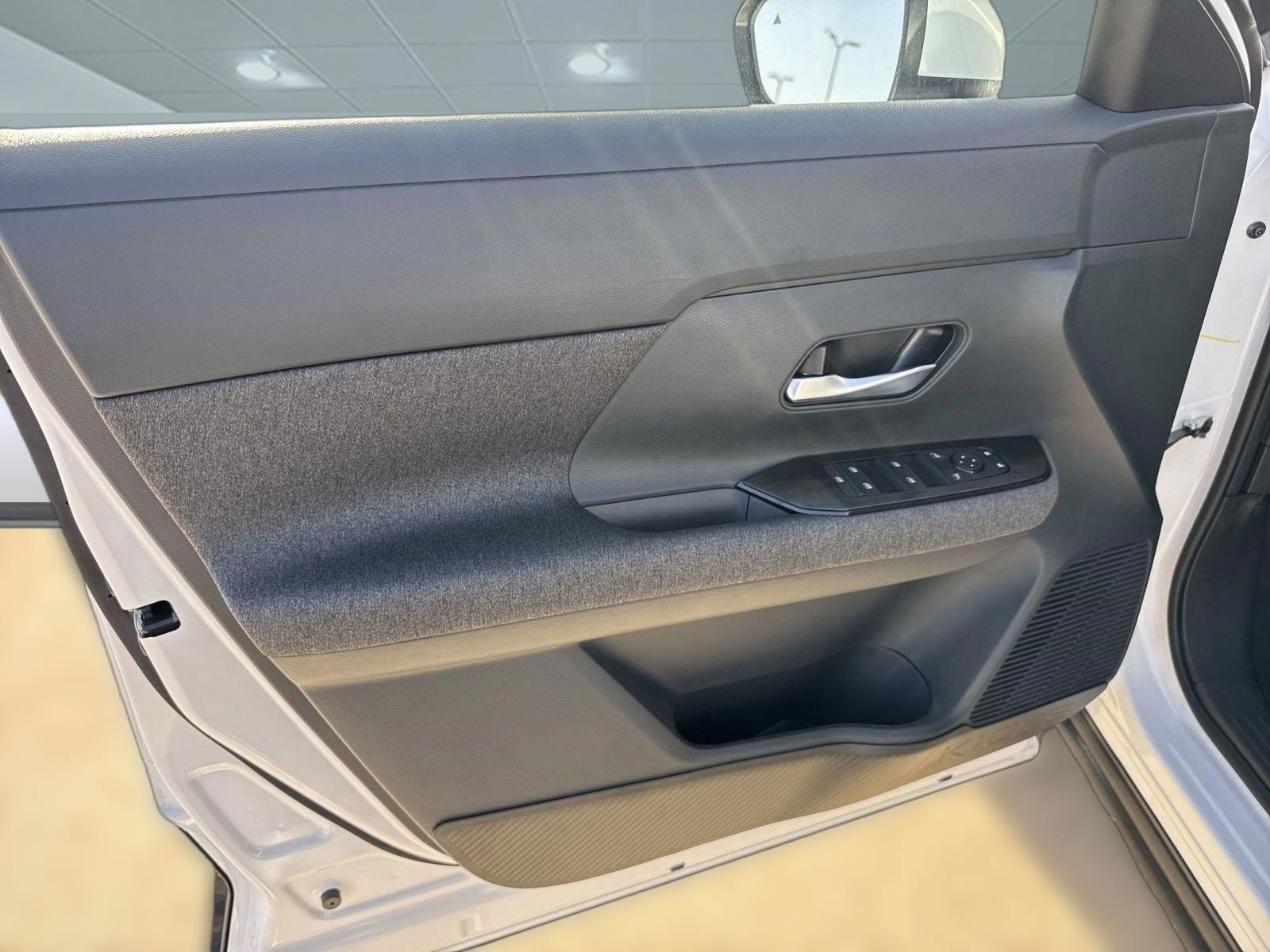 2025 Nissan Kicks SV AWD - Photo 11