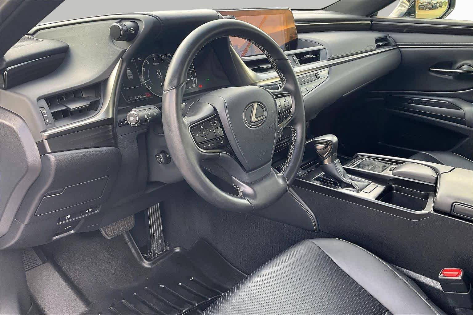 Used 2019 Silver Lining Metallic Lexus  image 17
