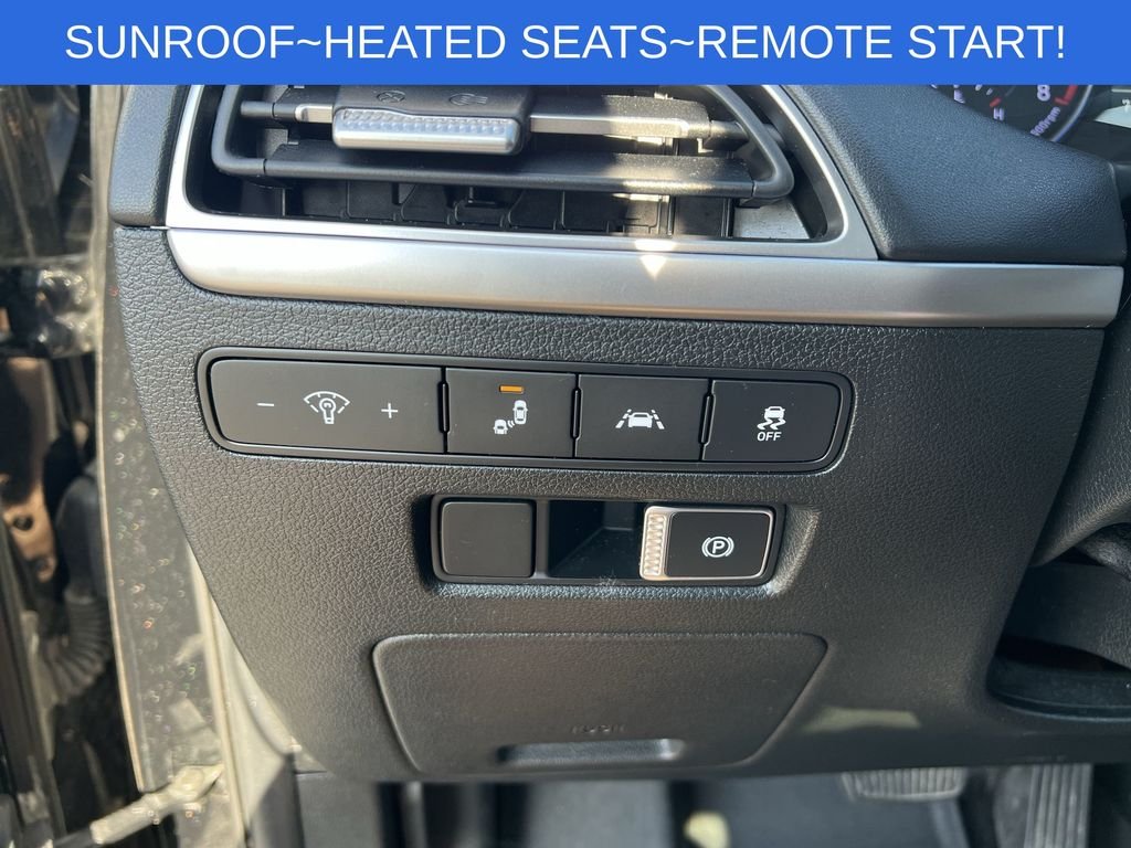 Used 2021 Black Hyundai SEL image 17