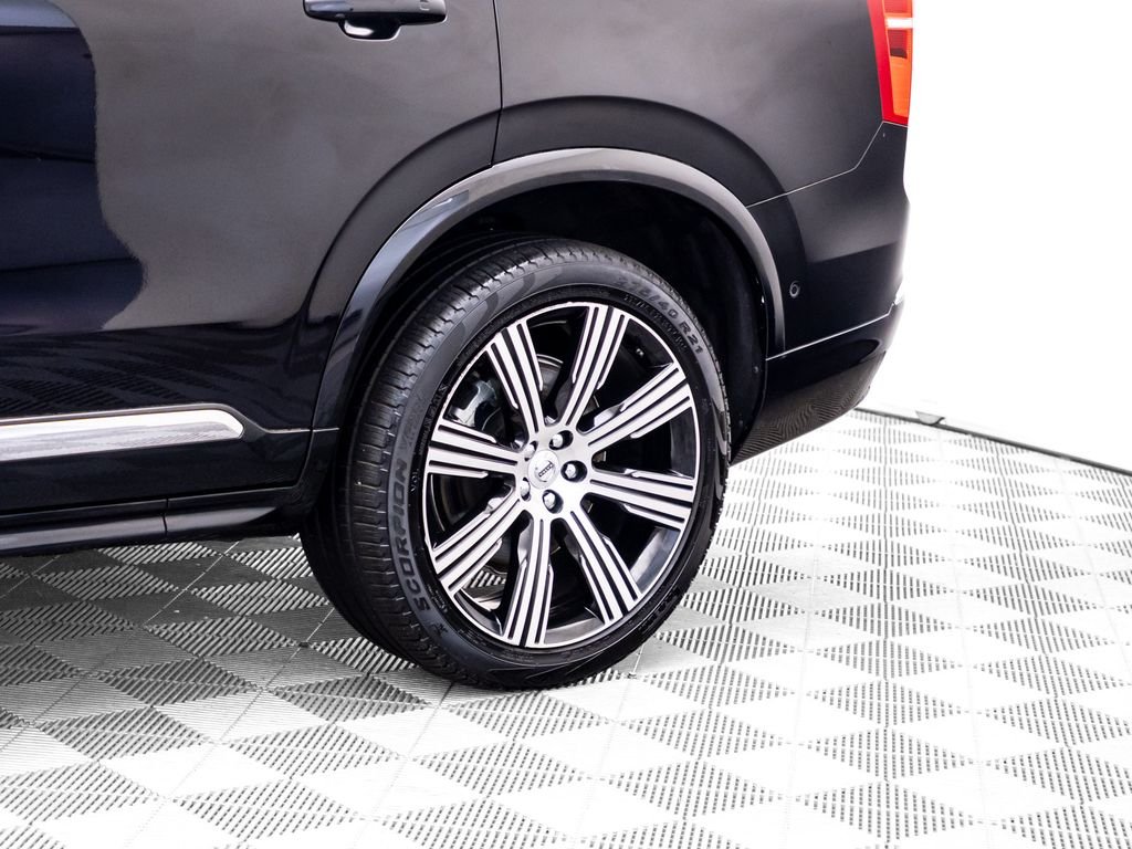 Used 2024 Onyx Black Metallic Volvo Ultimate image 38