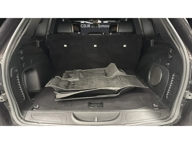 Used 2021 Crystal Metallic Jeep Limited image 27