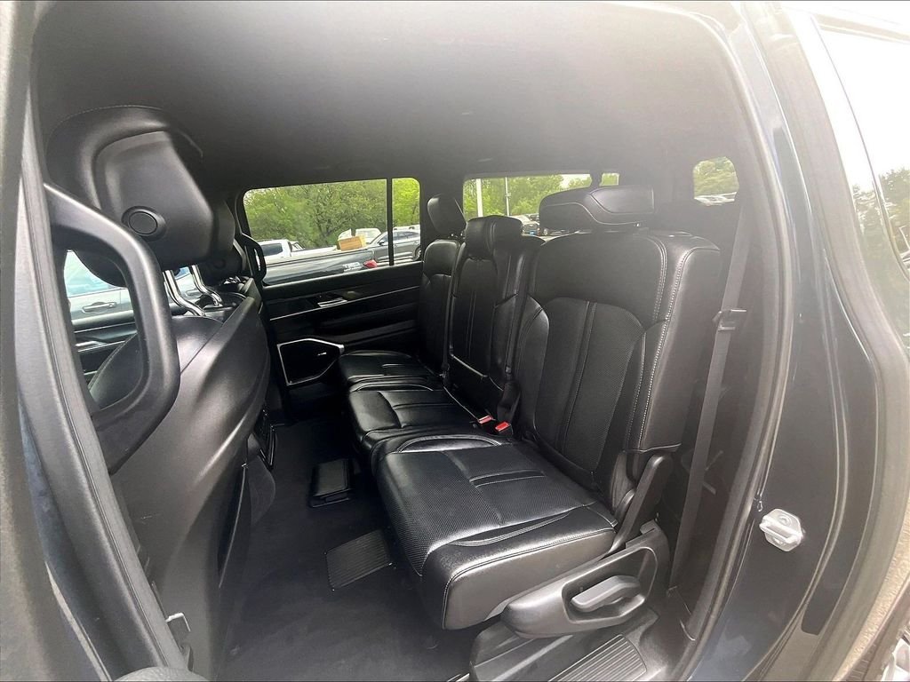 Used 2024 Gray Jeep  image 15