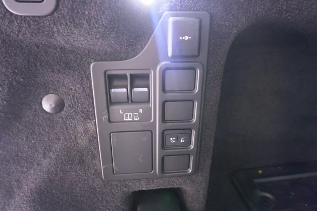 Used 2025 GRAY Land Rover S image 10