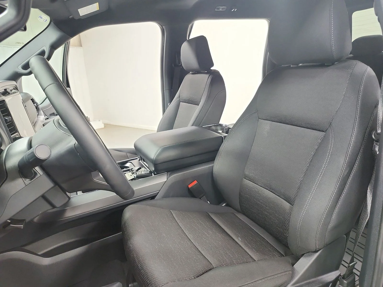 New 2026 Agate Black Metallic Ford XLT image 19