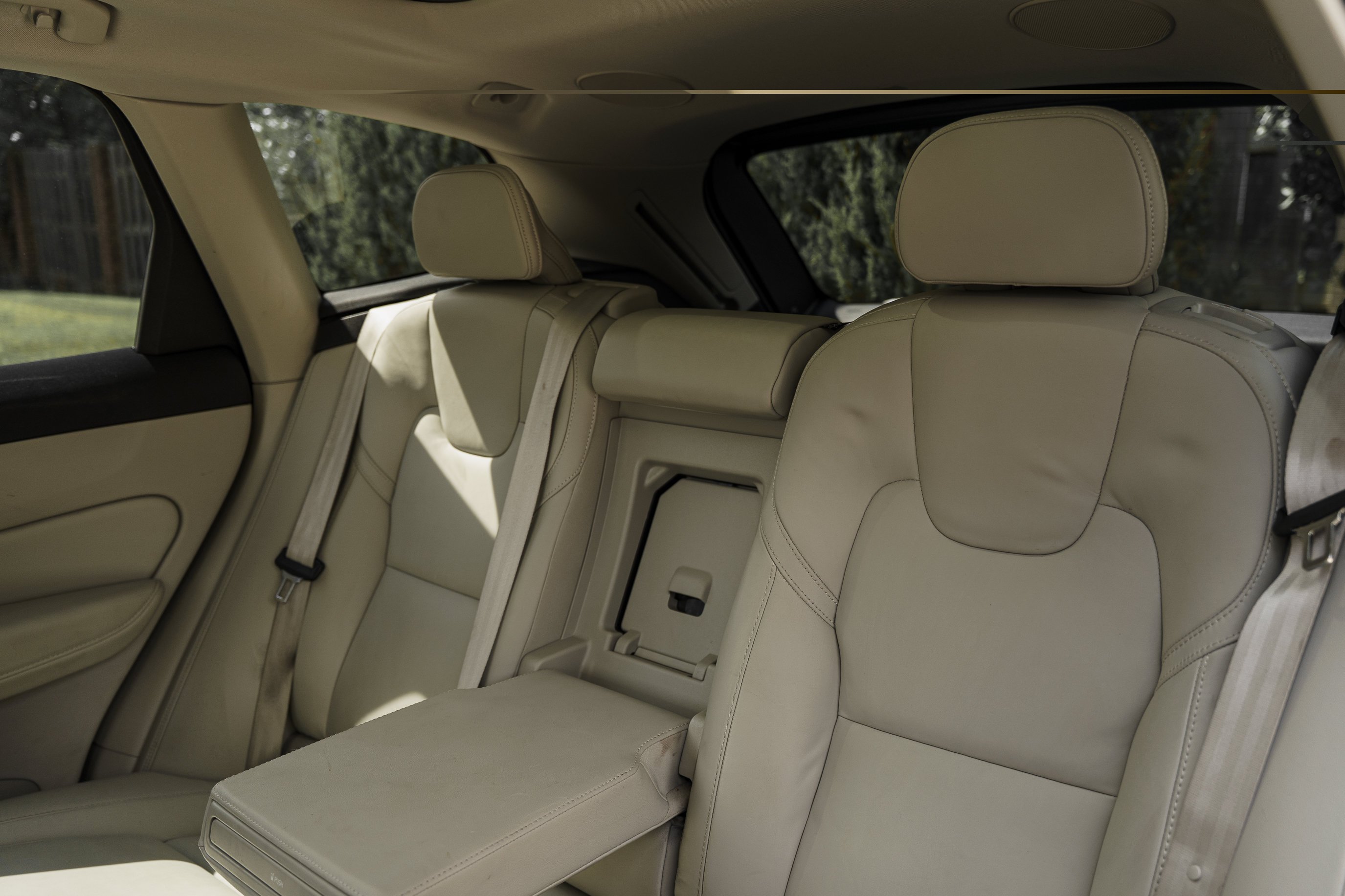Used 2022 Thunder Grey Metallic Volvo Inscription image 22