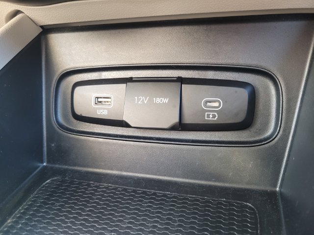 Used 2025 Black Hyundai SEL image 26