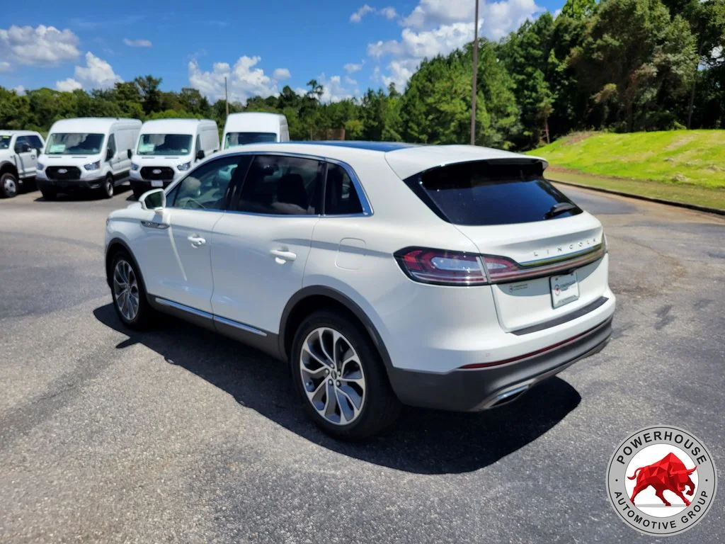 Used 2022 White Lincoln Reserve image 3