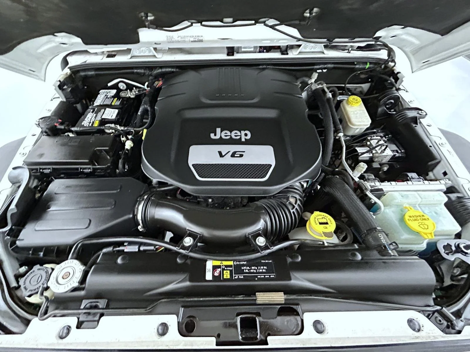 Used 2017 White Jeep Unlimited Rubicon image 22