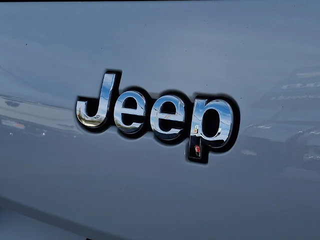 Used 2021 White Jeep Limited image 32