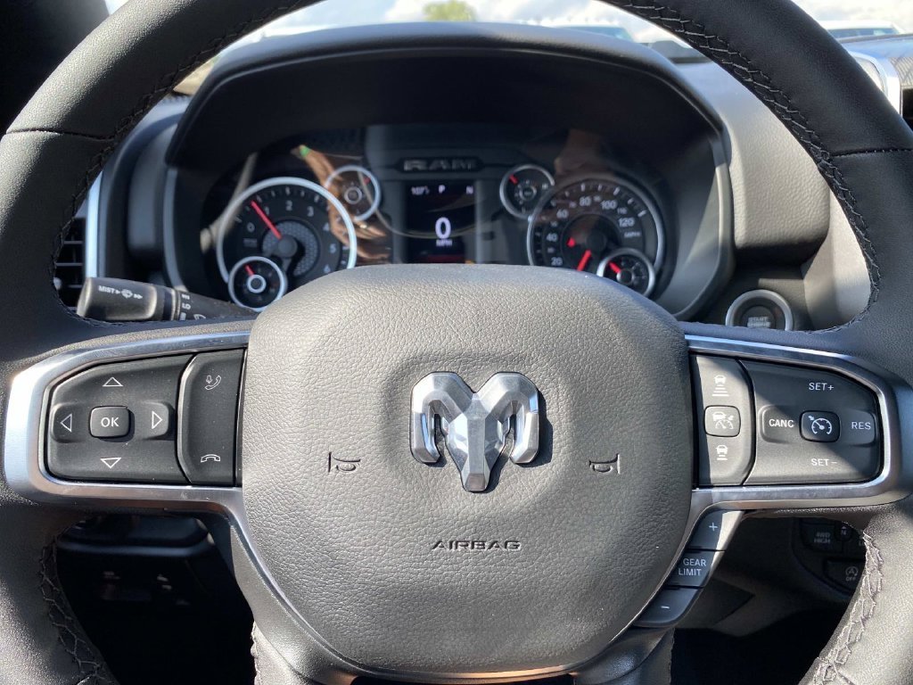 New 2026 Diamond Black Crystal Pearl-Coat Exterior Paint Ram Big Horn/Lone Star image 12