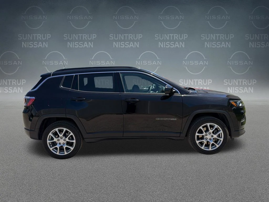 Used 2024 Black Jeep Latitude Lux image 38