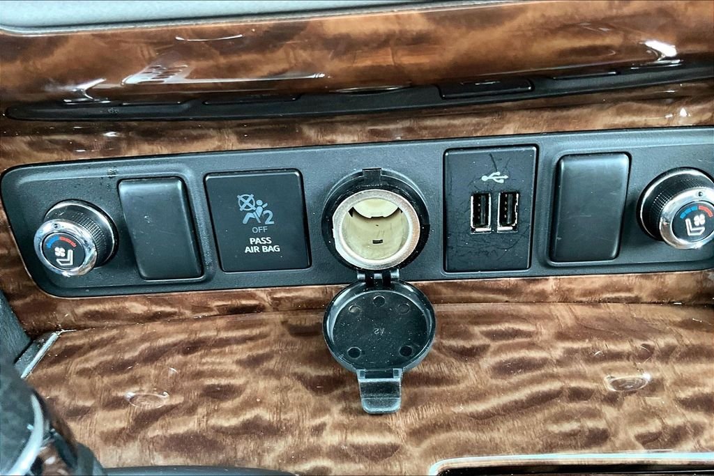 Used 2020 Gray Nissan Platinum image 26