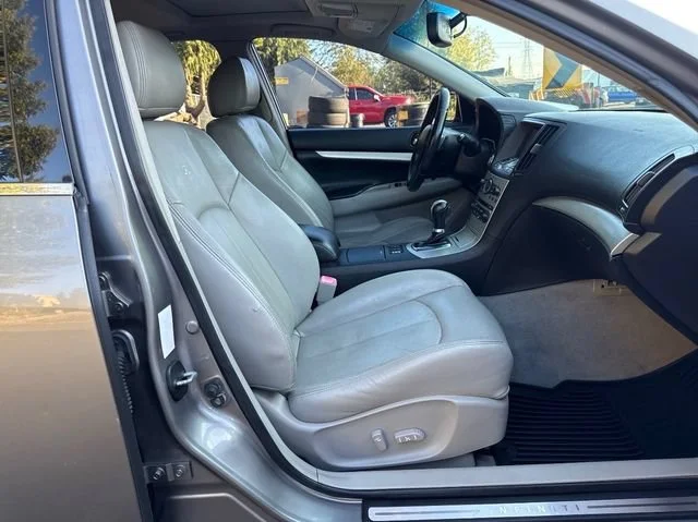 Used 2008 Platinum Graphite INFINITI Journey image 9