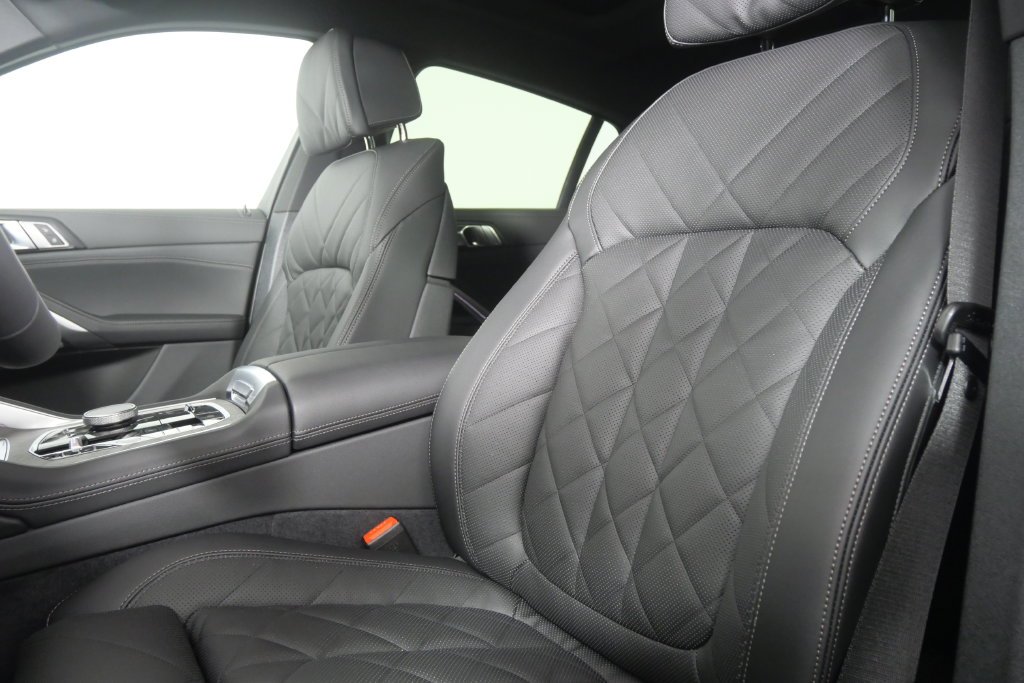 New 2027 Black Sapphire Metallic BMW xDrive40i image 11