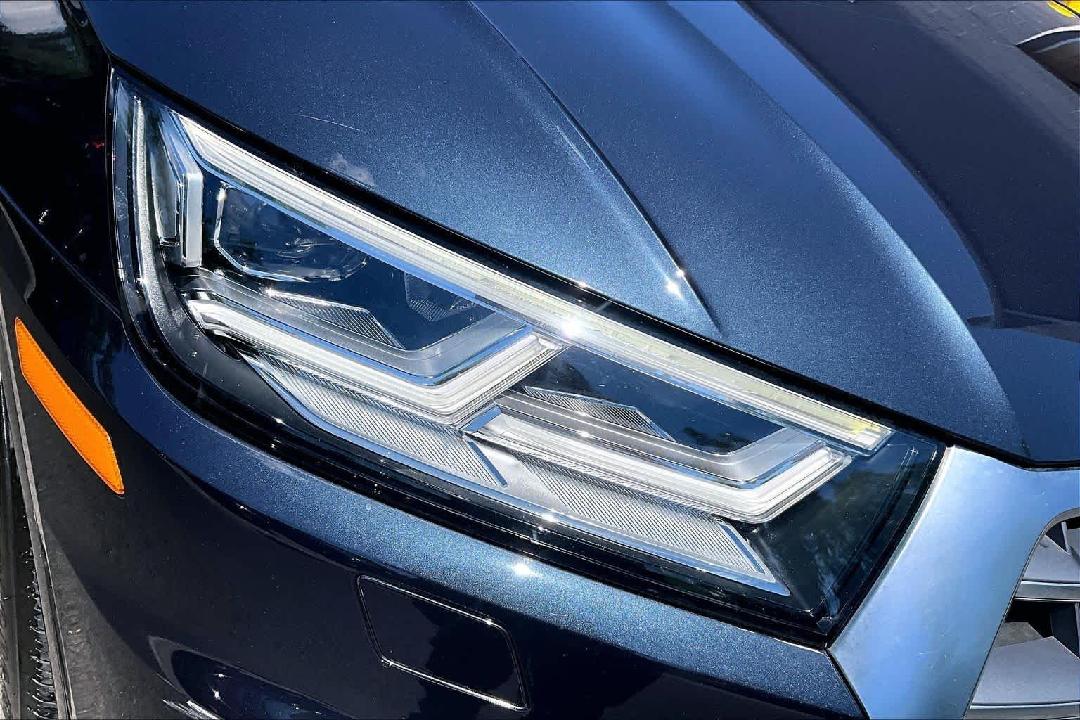 Used 2018 Moonlight Blue Metallic Audi Premium Plus image 27