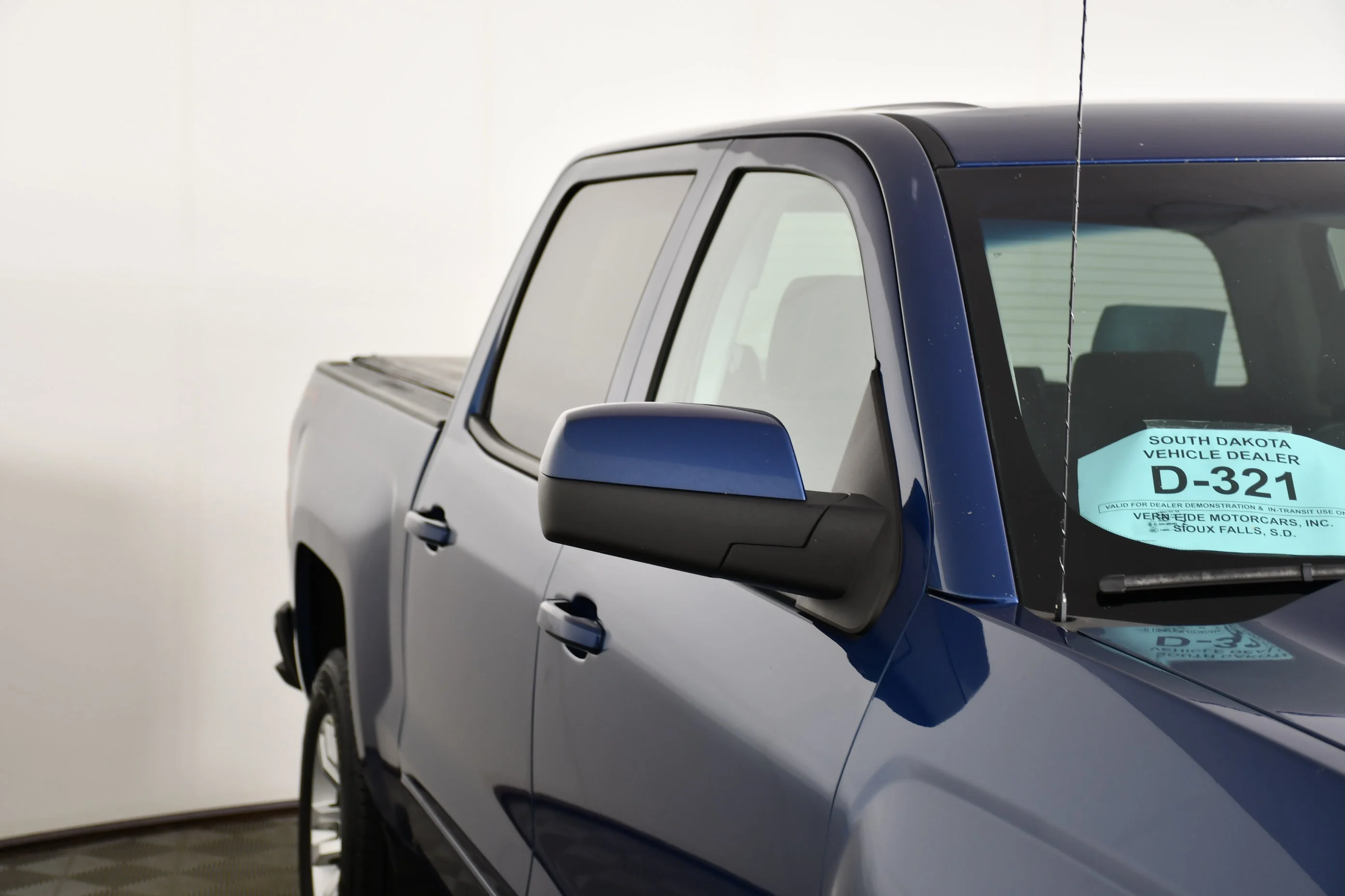Used 2018 Deep Ocean Blue Metallic Chevrolet LT image 14